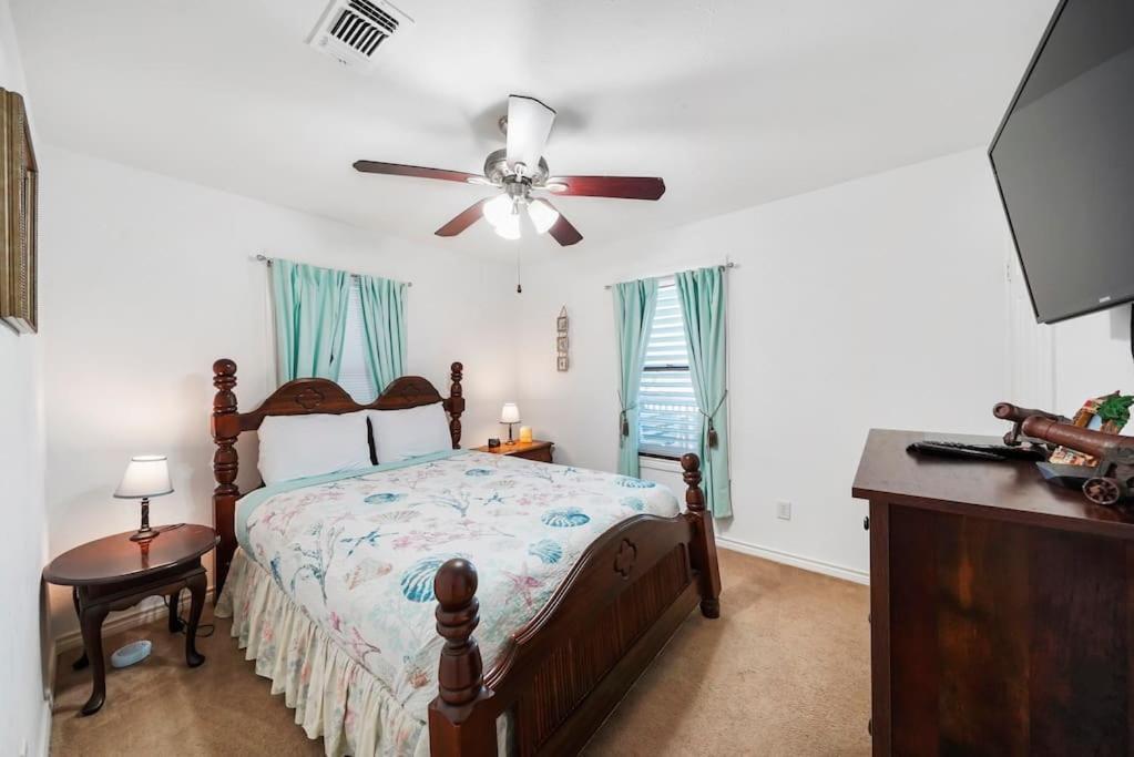 Galveston Beach House Family/Pet Friendly Εξωτερικό φωτογραφία