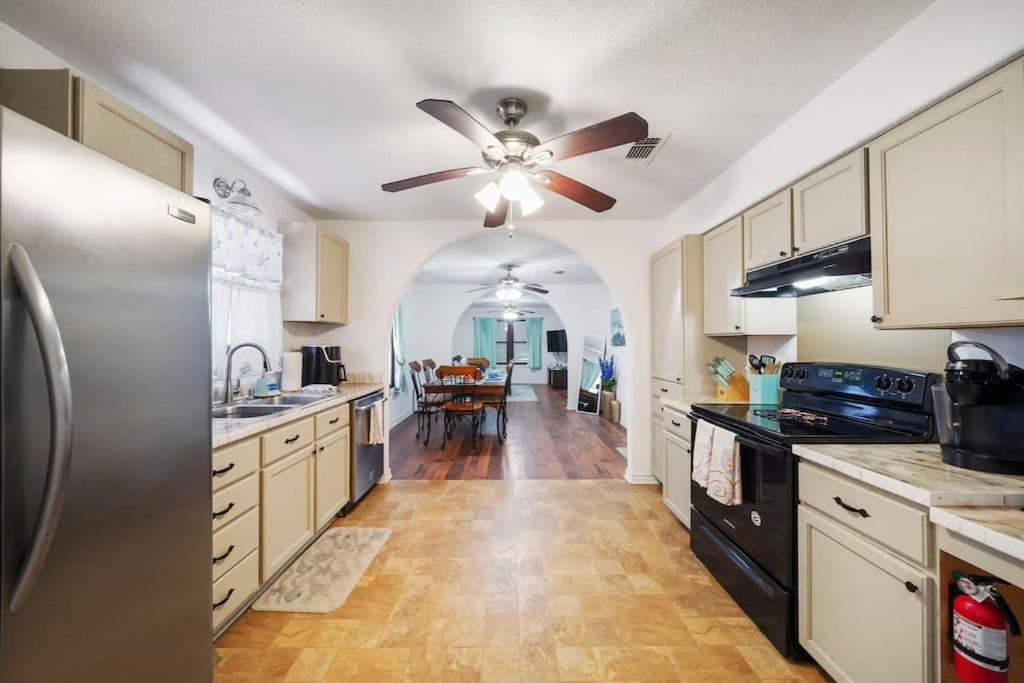 Galveston Beach House Family/Pet Friendly Εξωτερικό φωτογραφία